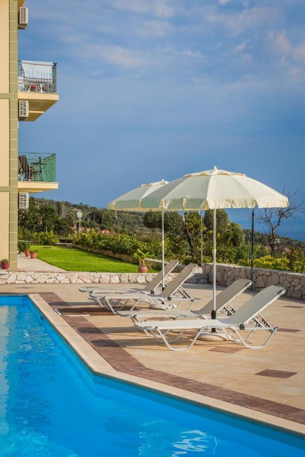 Eagle'S Nest Apartment Lourdata  Bagian luar foto