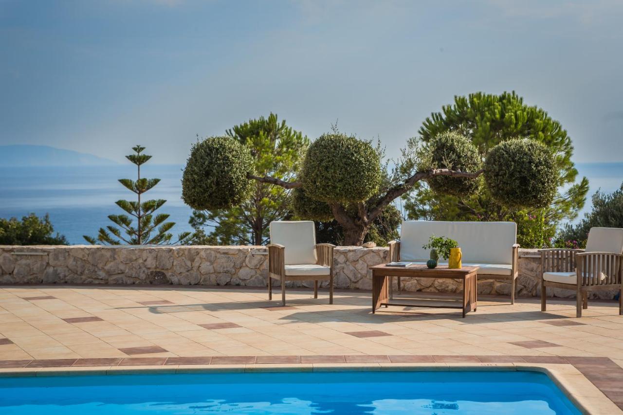 Eagle'S Nest Apartment Lourdata  Bagian luar foto