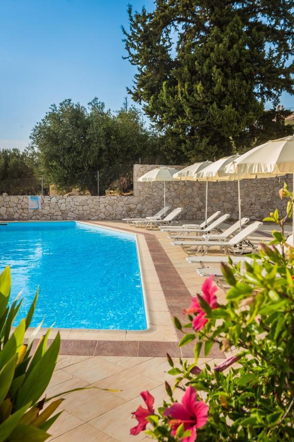 Eagle'S Nest Apartment Lourdata  Bagian luar foto