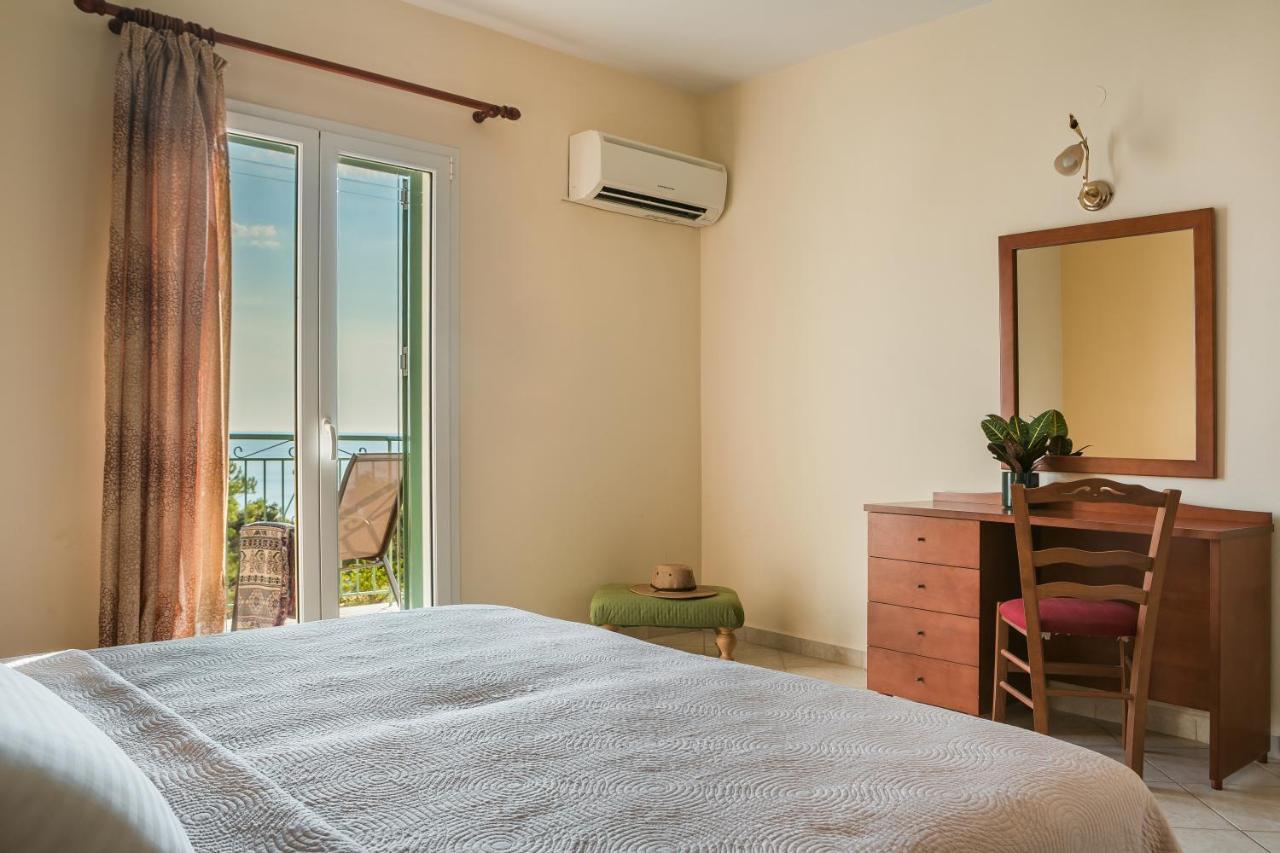 Eagle'S Nest Apartment Lourdata  Bagian luar foto
