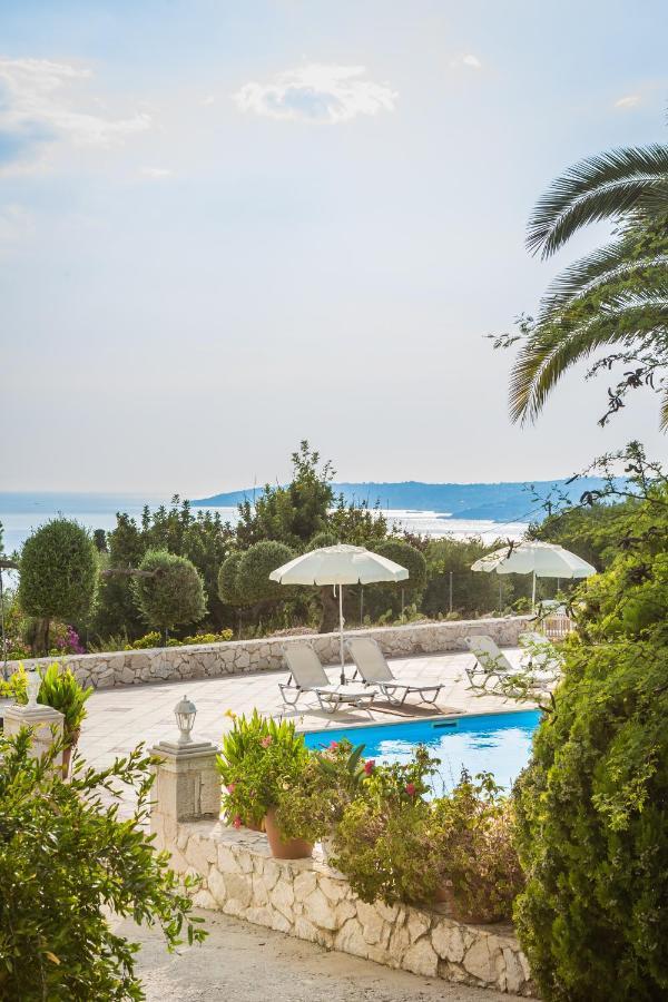 Eagle'S Nest Apartment Lourdata  Bagian luar foto