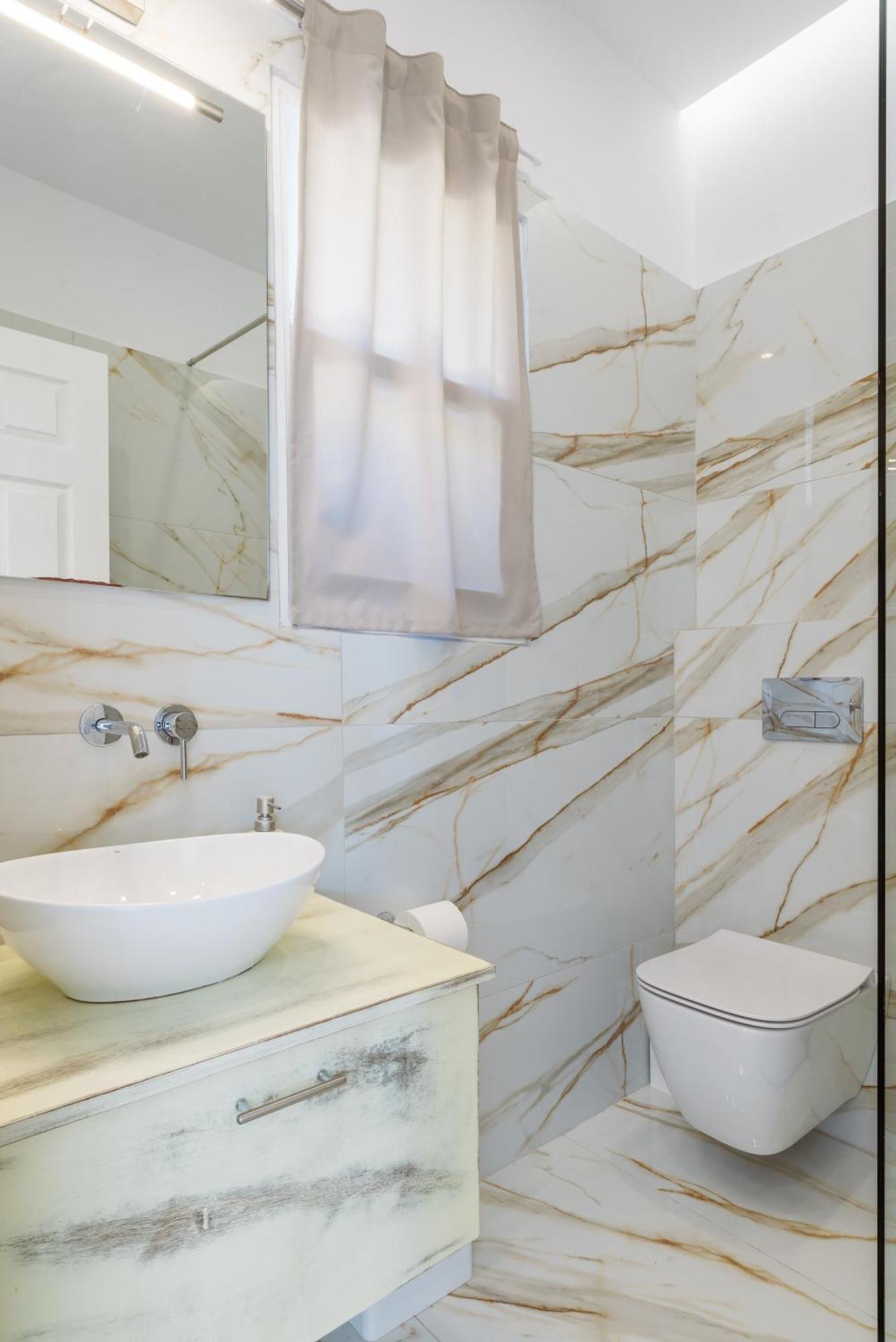 Eagle'S Nest Apartment Lourdata  Bagian luar foto